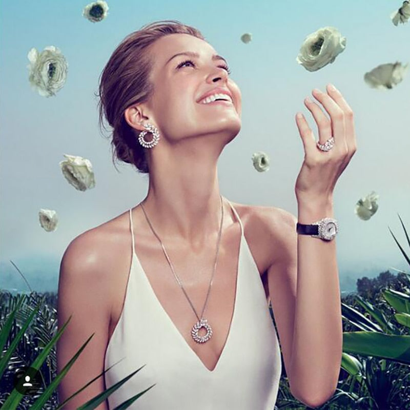Ensemble de bijoux avec un motif de feuille