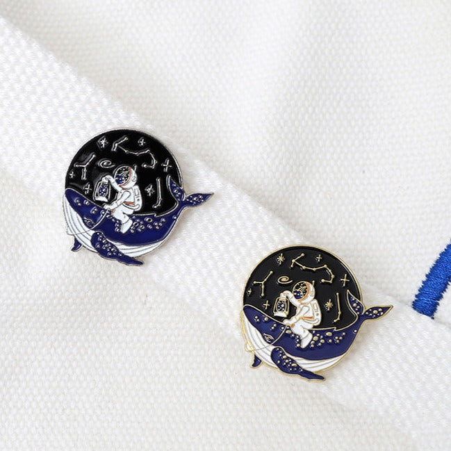Pin - astronaute et baleine