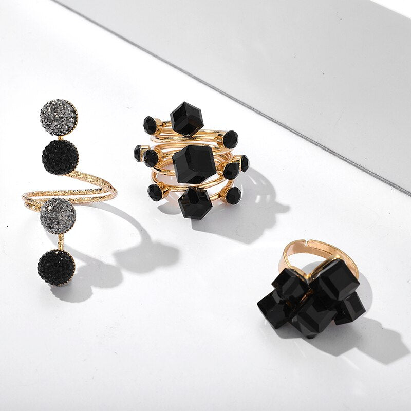 Bague avec des pierres noires