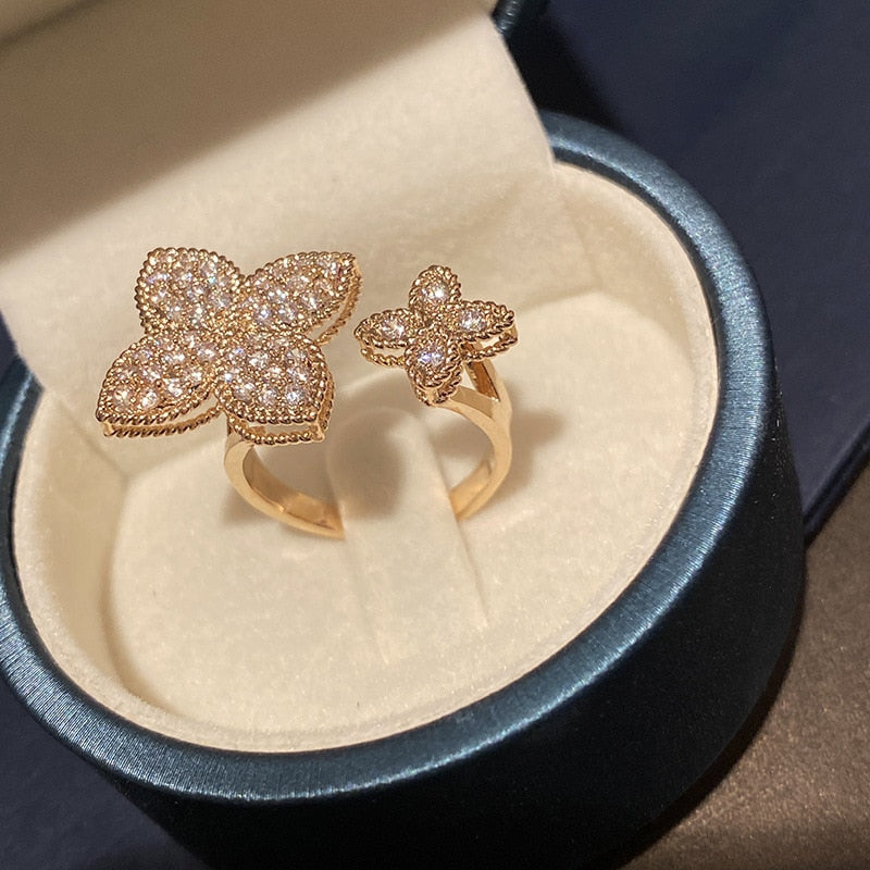 Bague avec motif de fleur