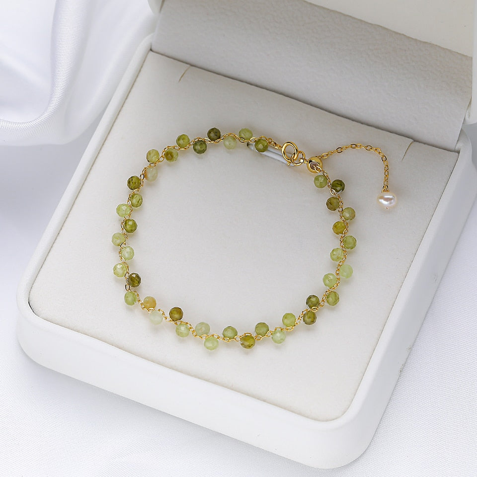 Bracelet avec des pierres colorées