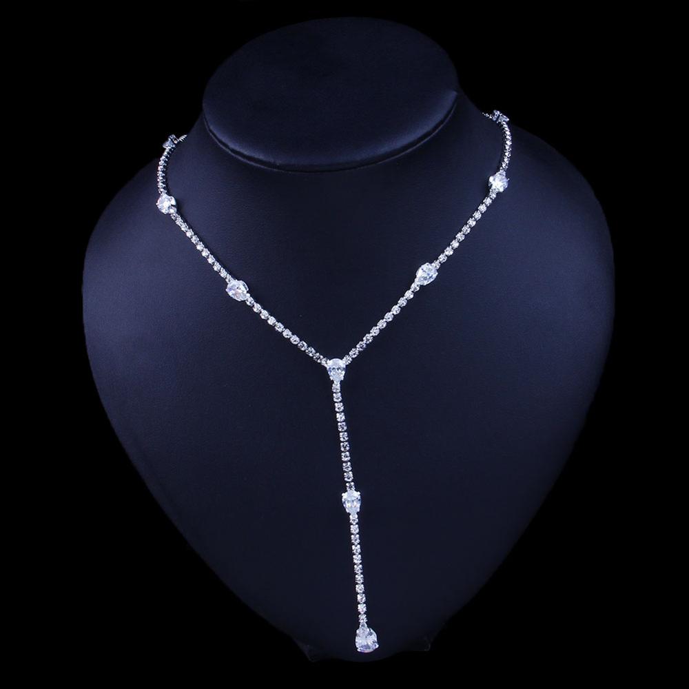 Collier avec zircons