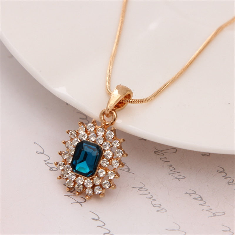 Ensemble de bijoux avec zirconia