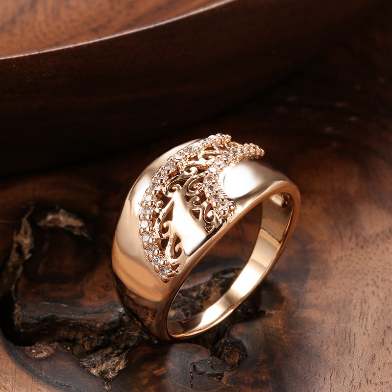 Bague avec un motif en dentelle