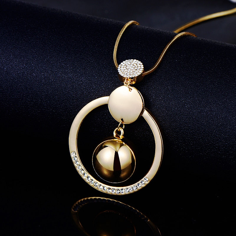 Collier avec un pendentif rond
