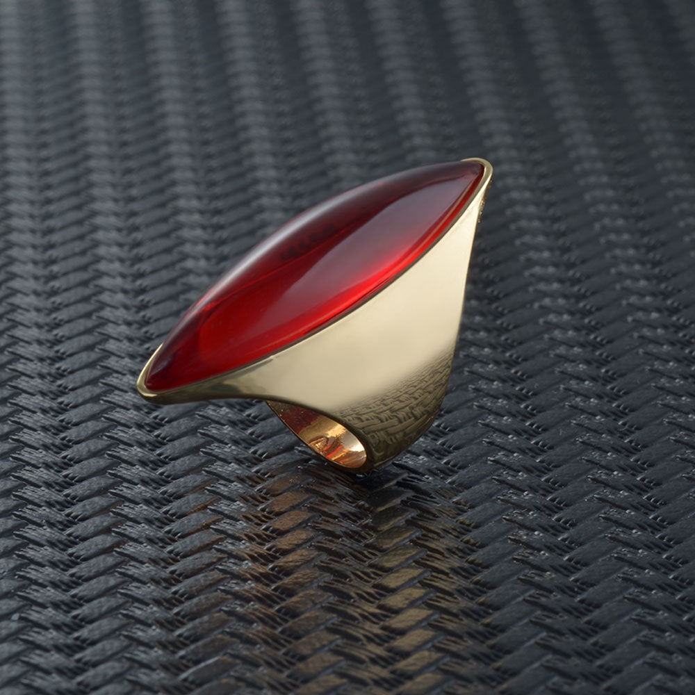 Bague avec un œillet longitudinal