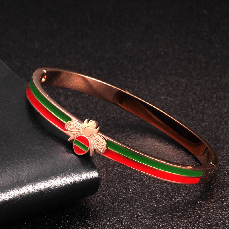 Bracelet avec motif d'abeille