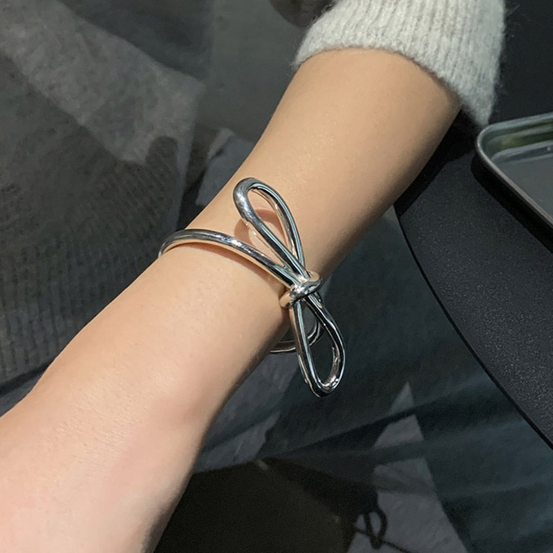 Bracelet en argent avec un nœud