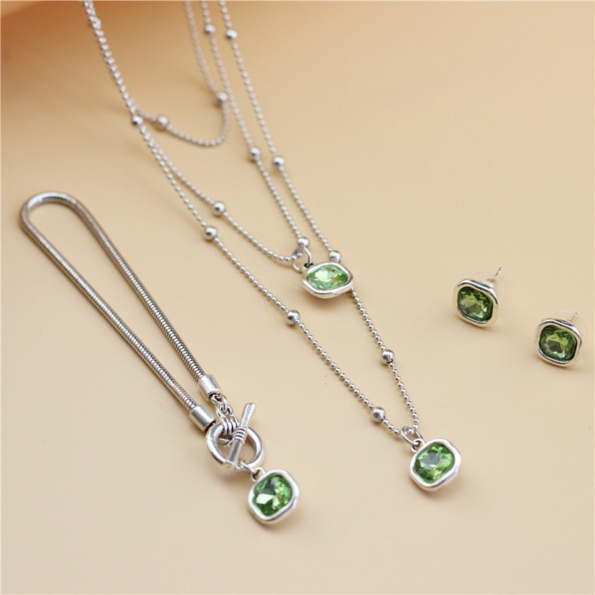 Ensemble de bijoux avec perles colorées