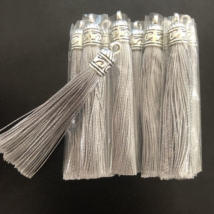 Pendentifs de bijoux - pompons