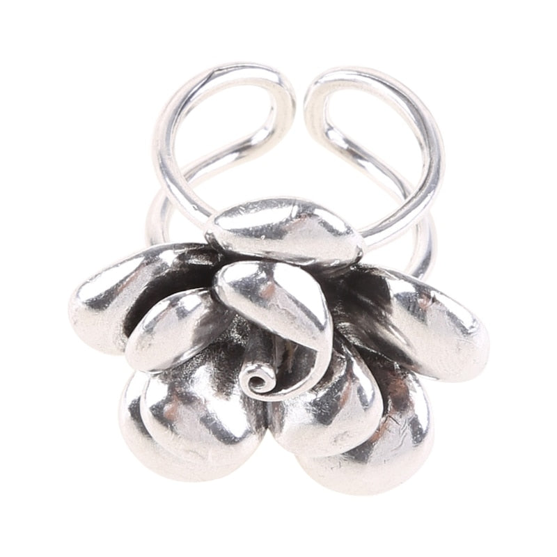 Bague avec un motif floral