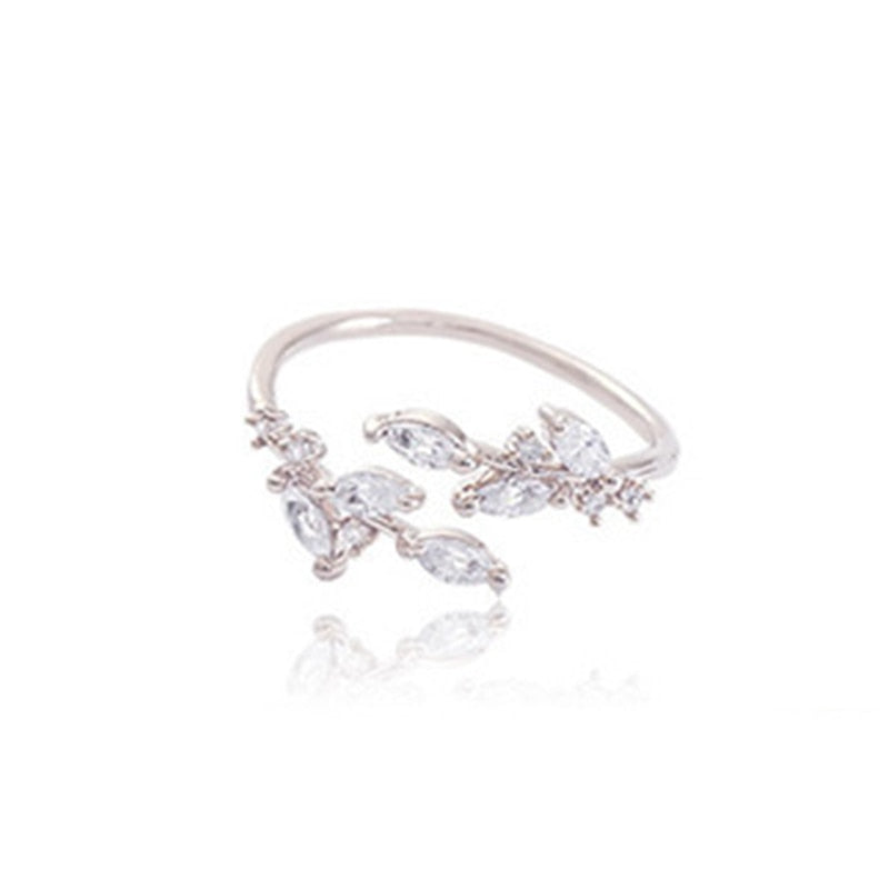 Bague avec un motif de feuille