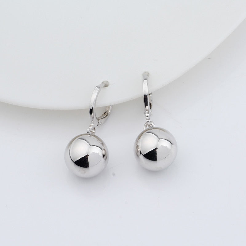 Ensemble de bijoux avec des billes