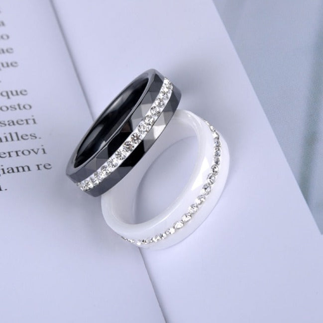 Bague avec zircons