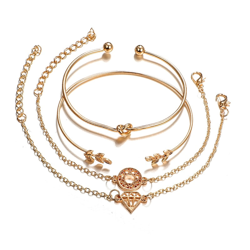 Ensemble de quatre bracelets