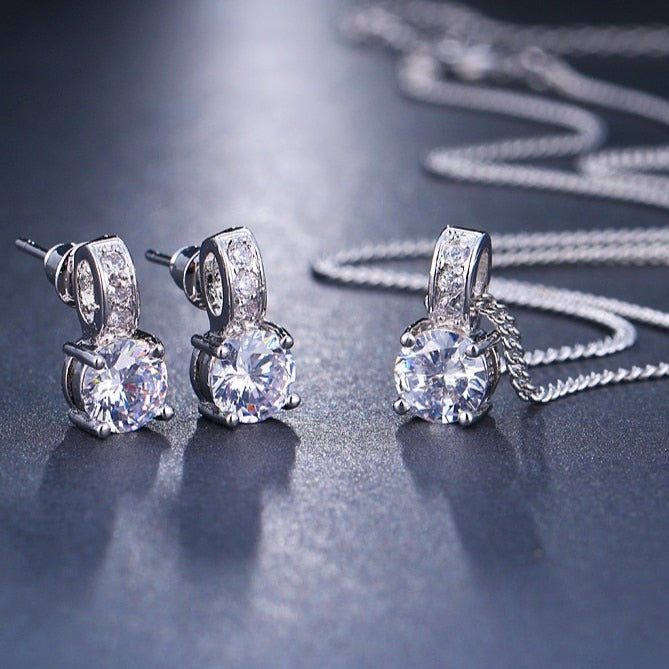 Ensemble de bijoux avec zirconia