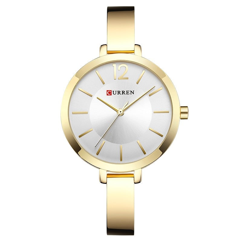 Montre pour dames sur un délicat bracelet décoratif
