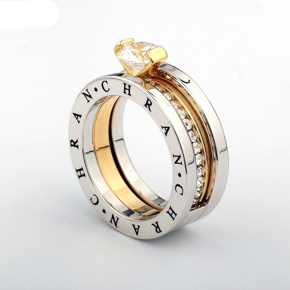 Bague avec un zircon cubique