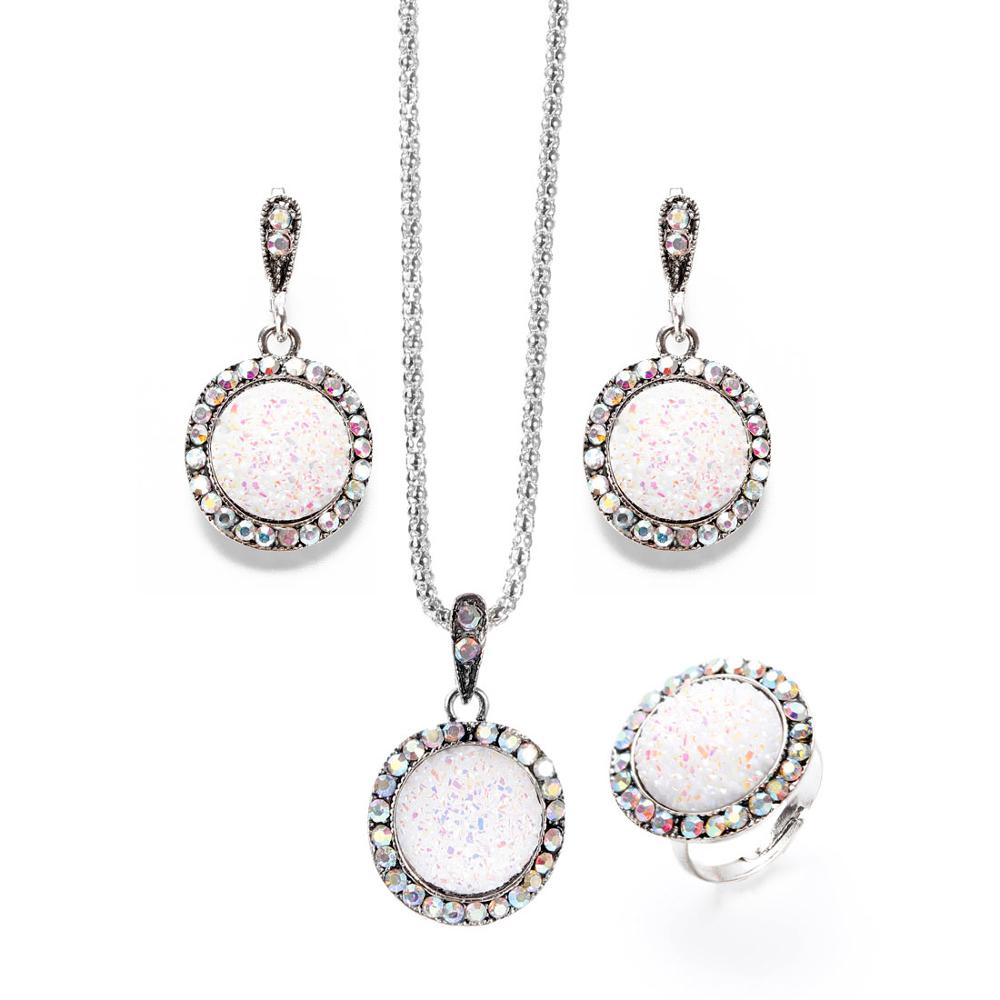Ensemble de bijoux avec zirconia
