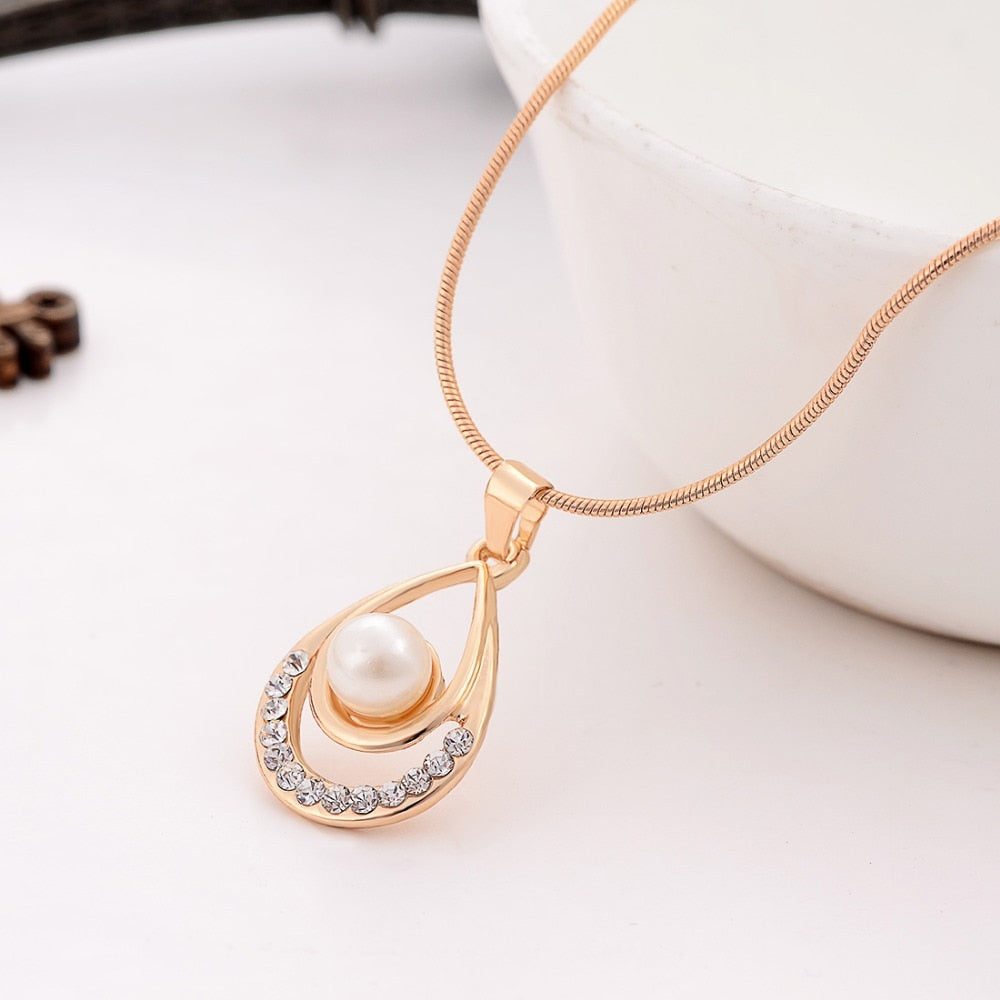 Ensemble de bijoux avec perles d'imitation