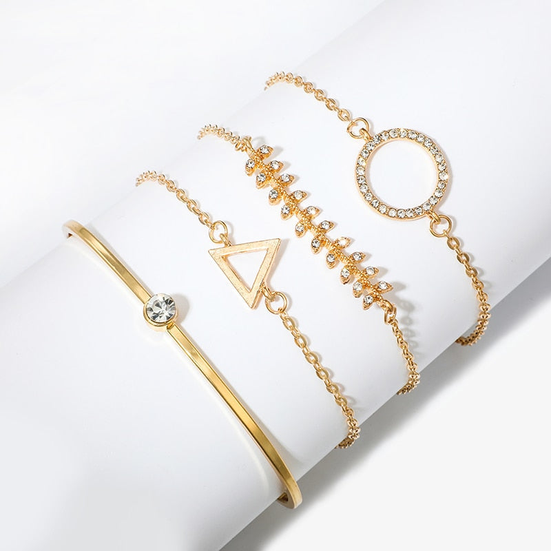 Ensemble de quatre bracelets