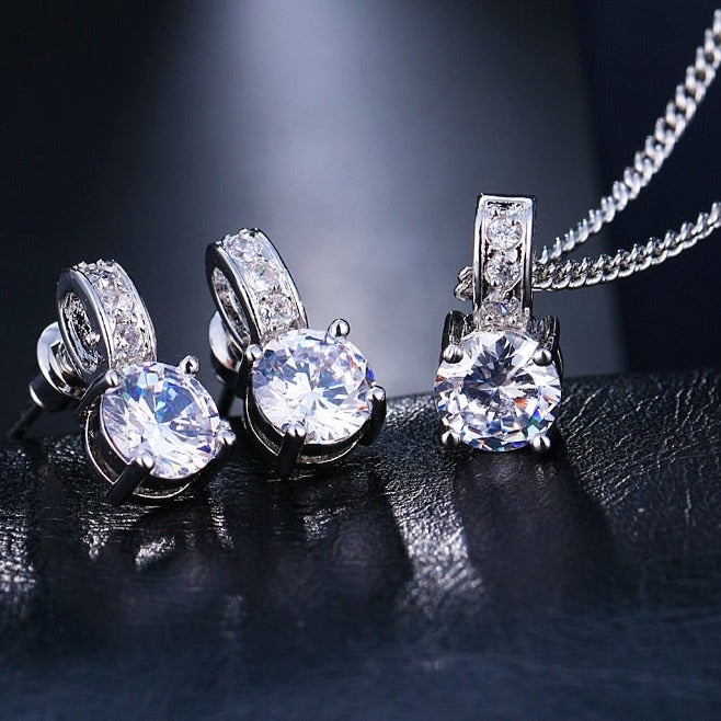 Ensemble de bijoux avec zirconia