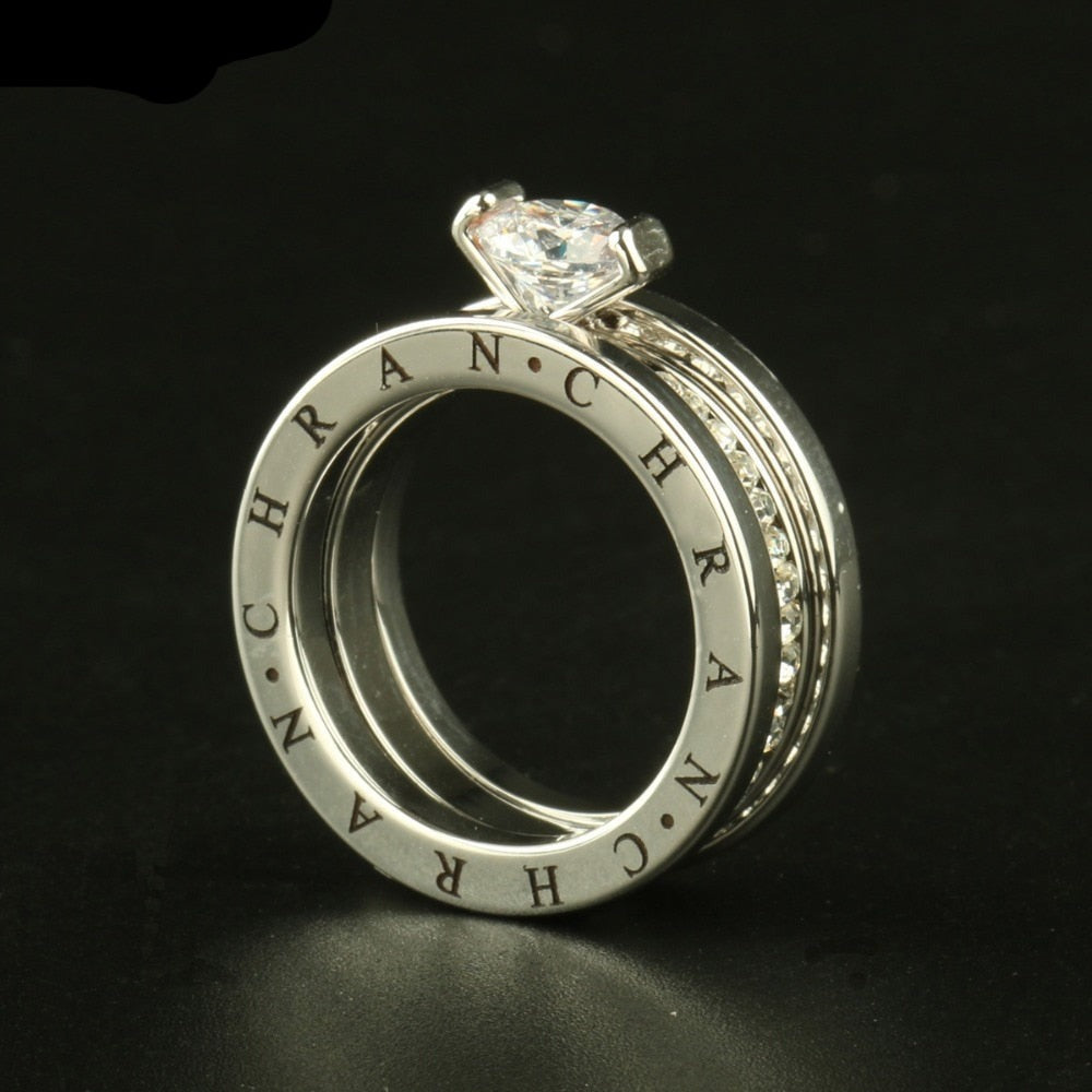 Bague avec un zircon cubique
