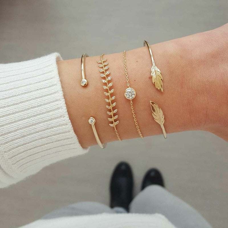 Ensemble de quatre bracelets