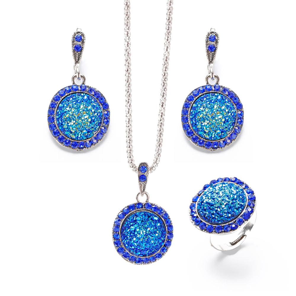 Ensemble de bijoux avec zirconia