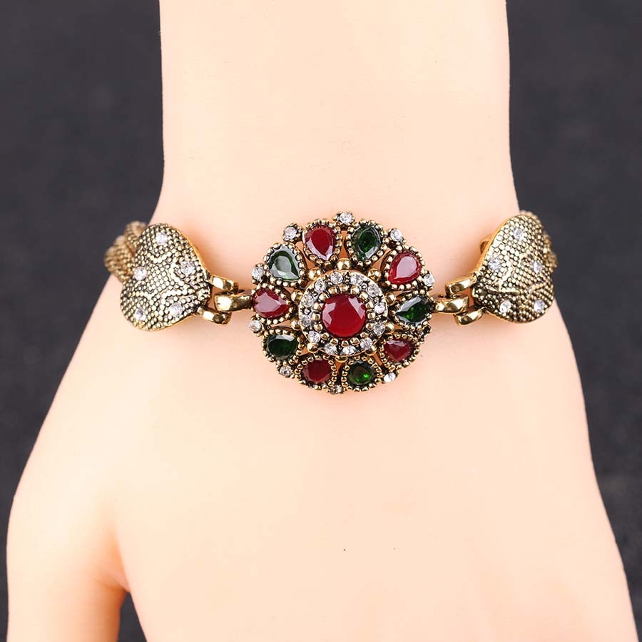 Bracelet avec un motif floral