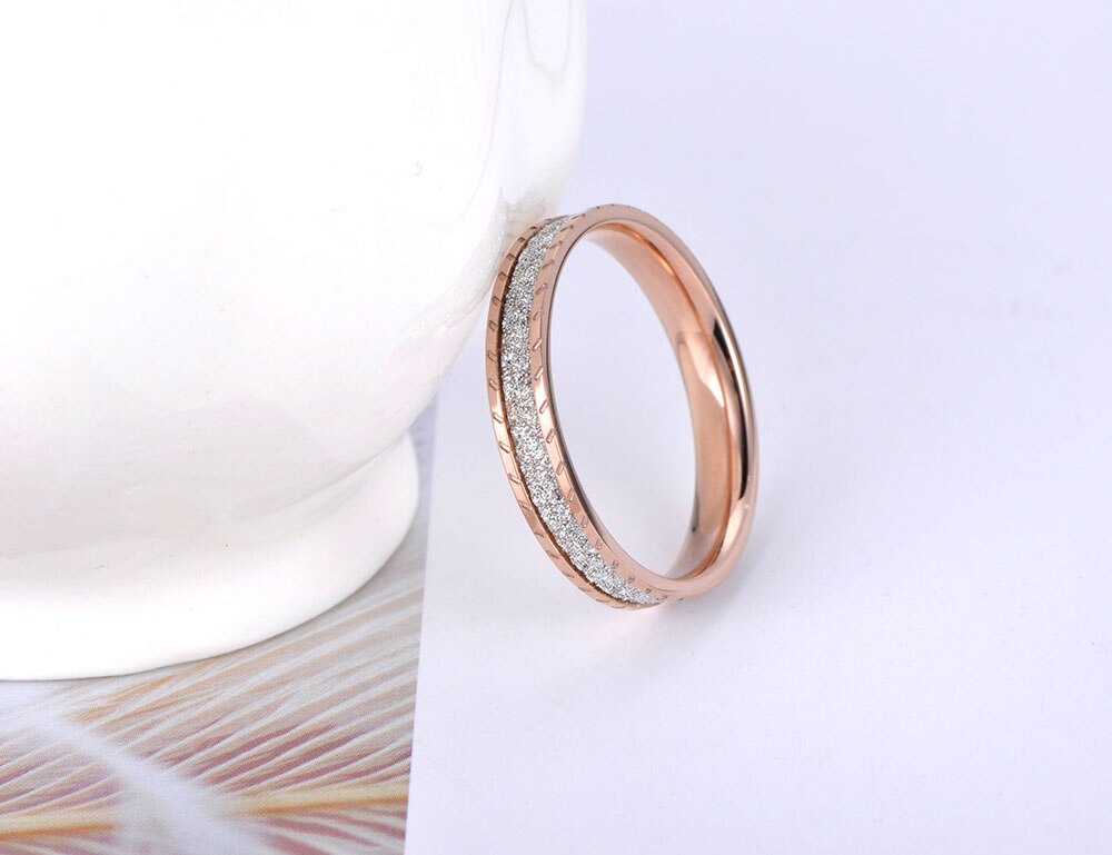 Bague avec zircons