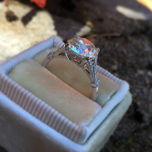 Bague en argent avec un grand œillet