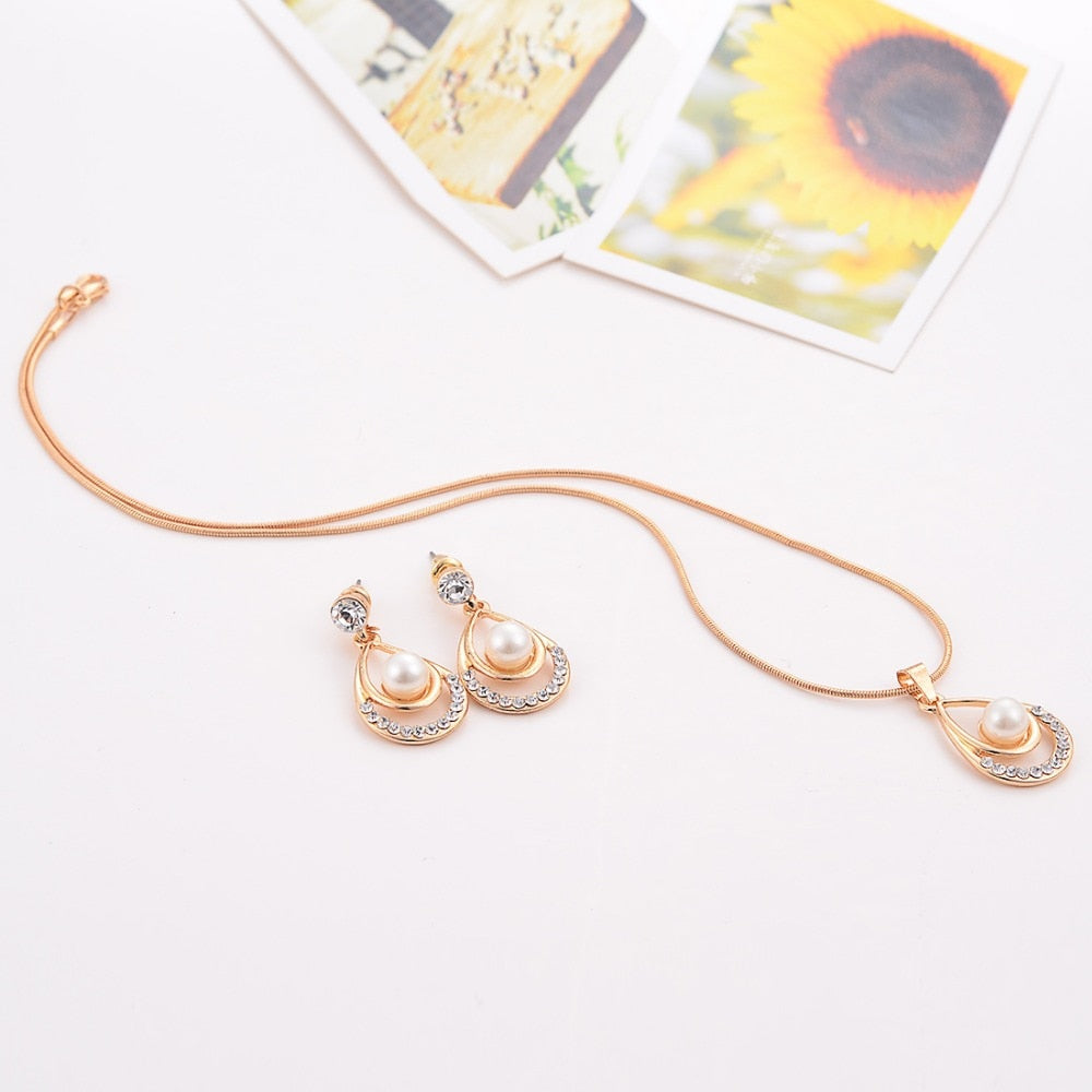 Ensemble de bijoux avec perles d'imitation