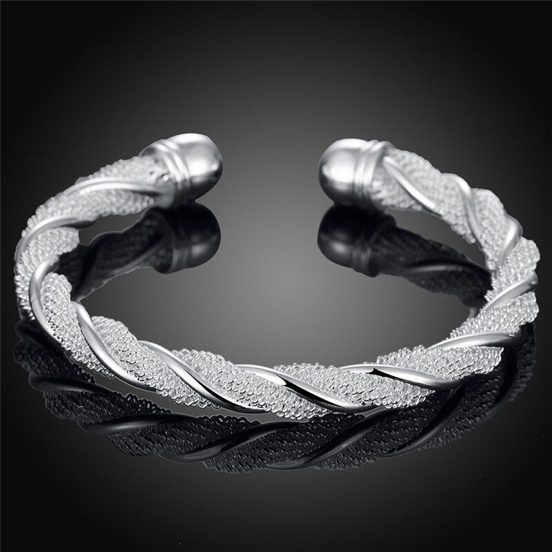 Bracelet en argent avec une tresse