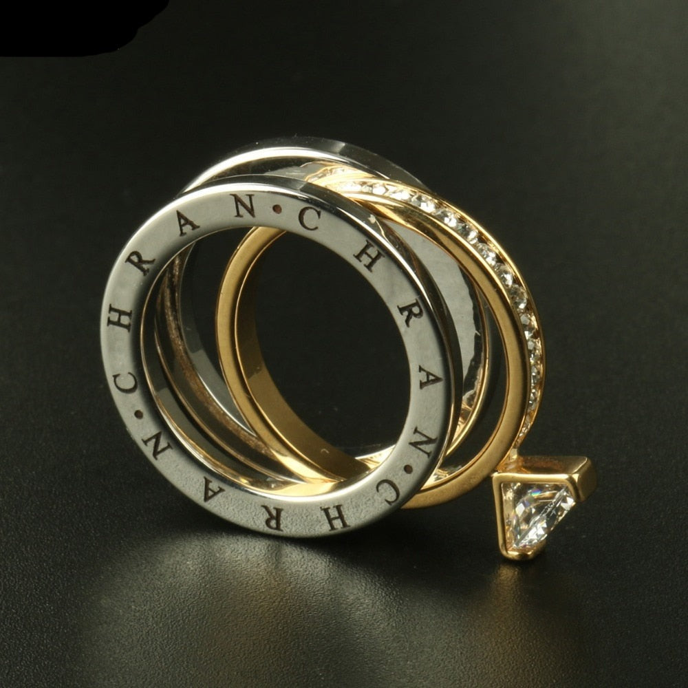 Bague avec un zircon cubique