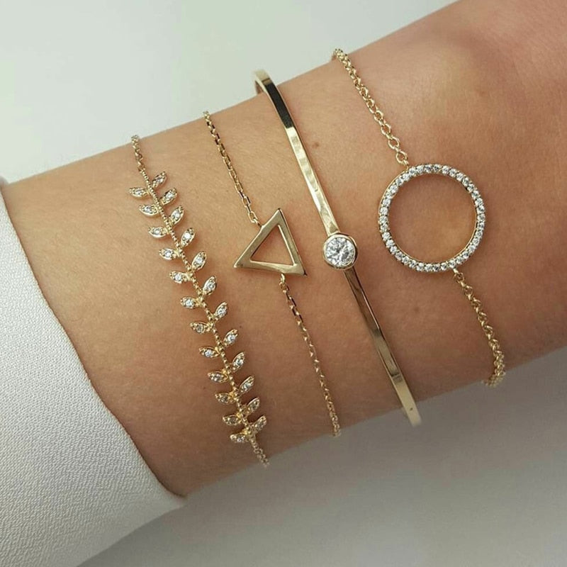Ensemble de quatre bracelets