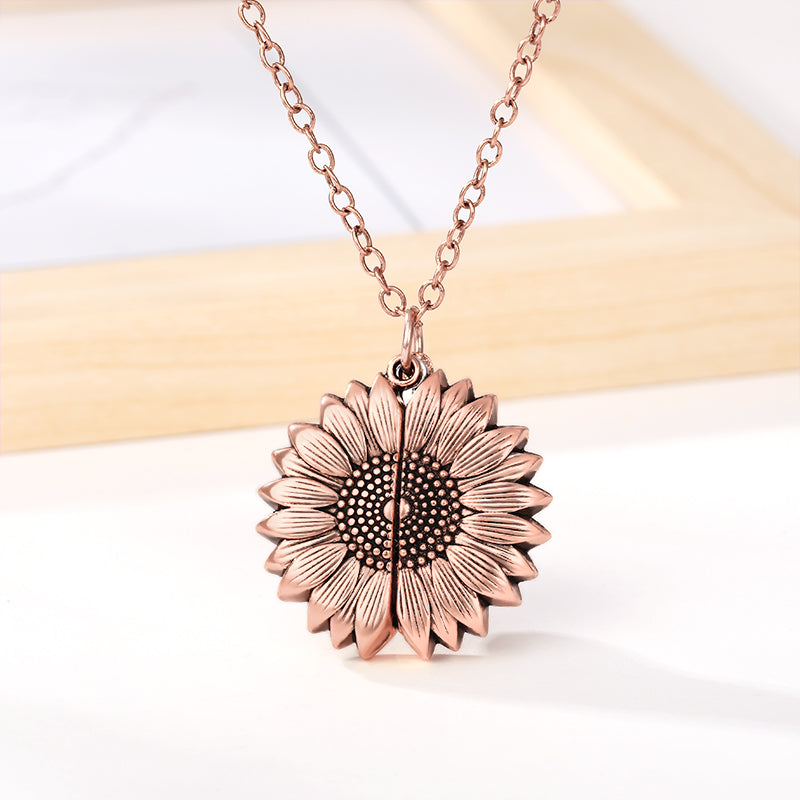 Collier de tournesol avec une ouverture
