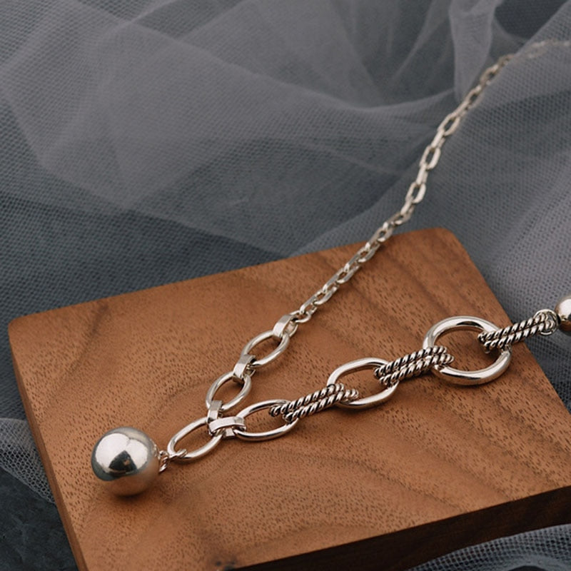 Collier en argent avec un pendentif