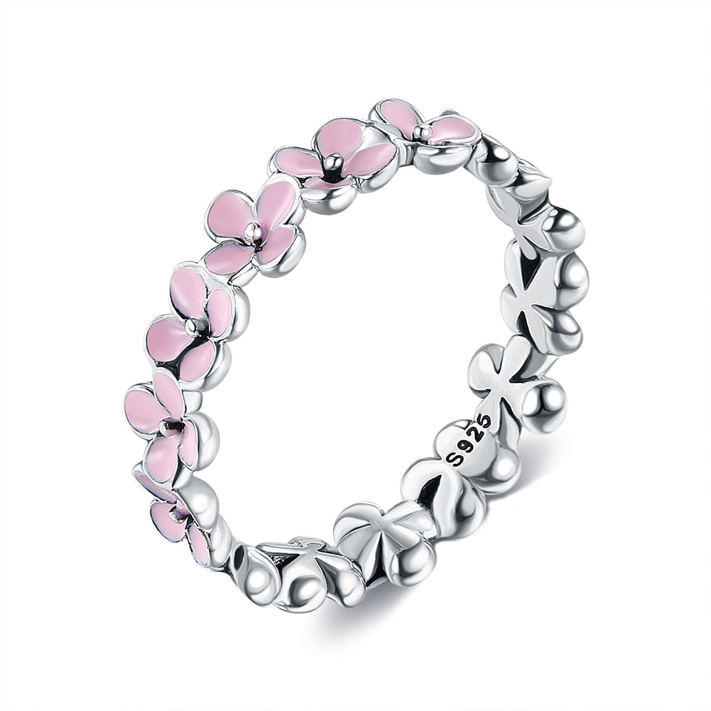 Bague avec un motif floral