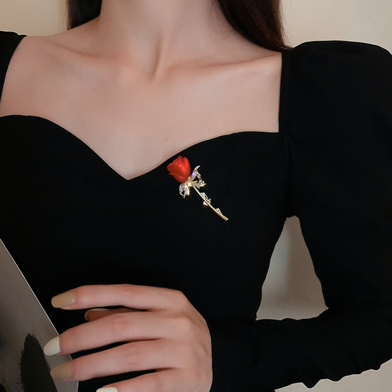 Broche - rose avec zircons