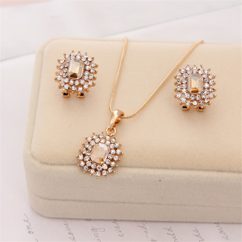 Ensemble de bijoux avec zirconia