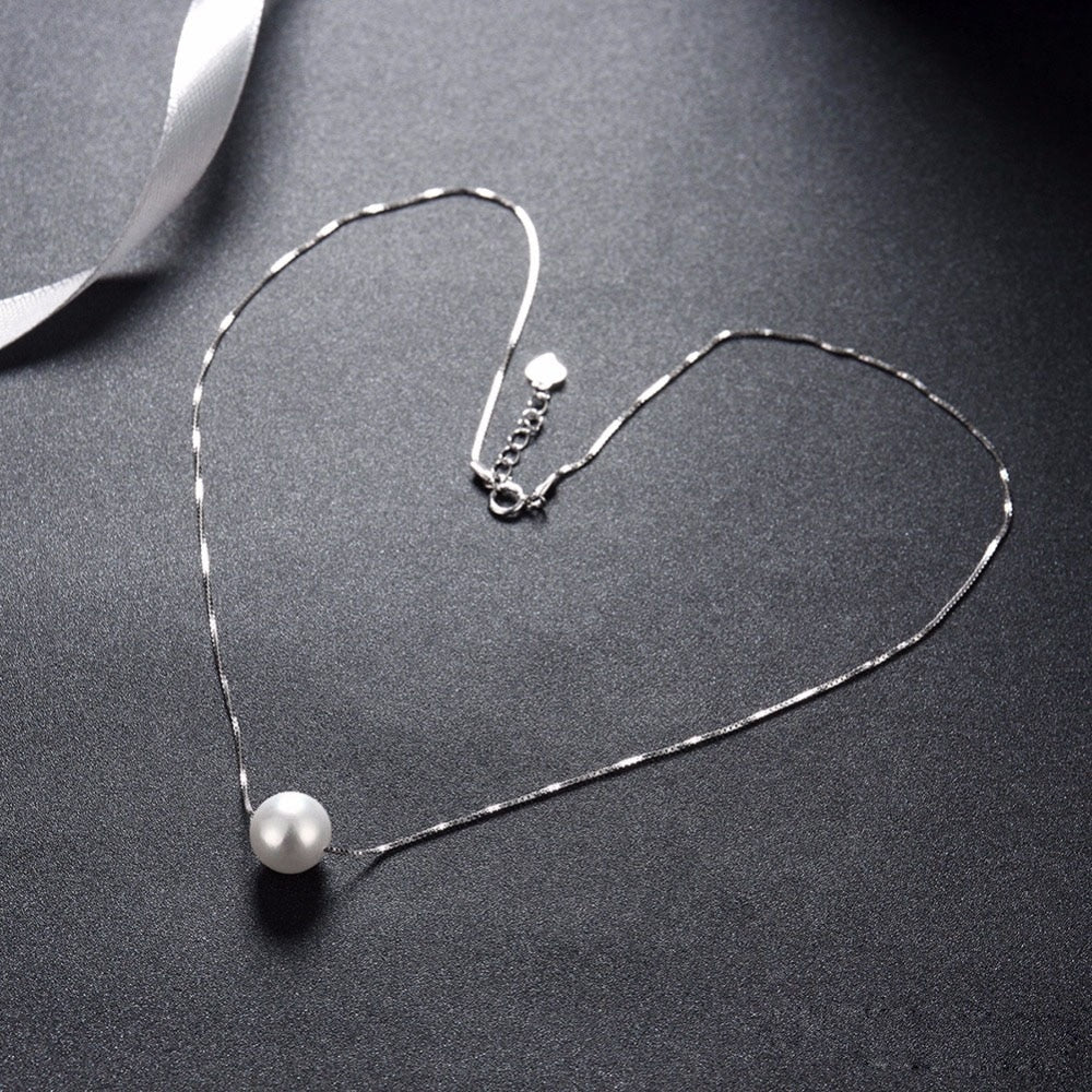 Collier d'imitation en perles