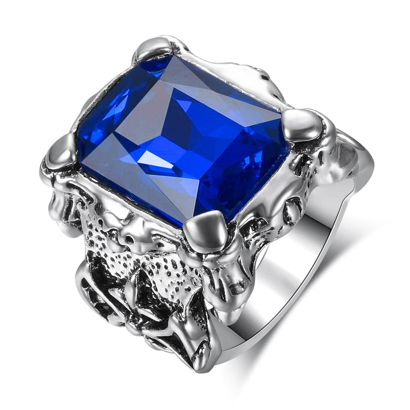 Bague avec une pierre colorée