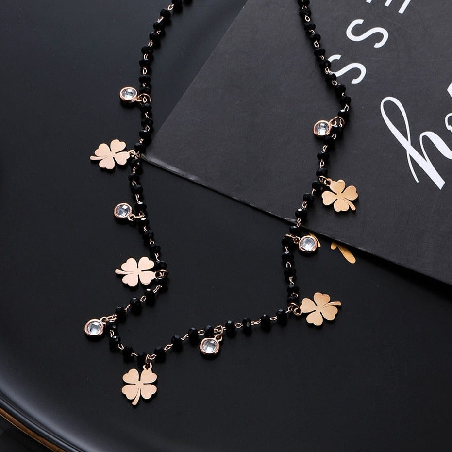 Collier avec un motif trèfle à quatre feuilles