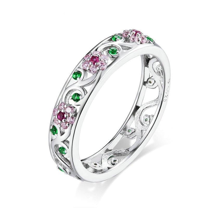 Bague ajourée avec des fleurs