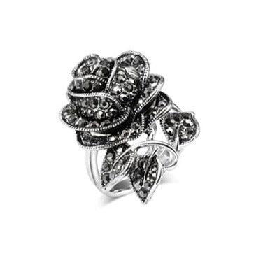 Bague avec un motif de rose