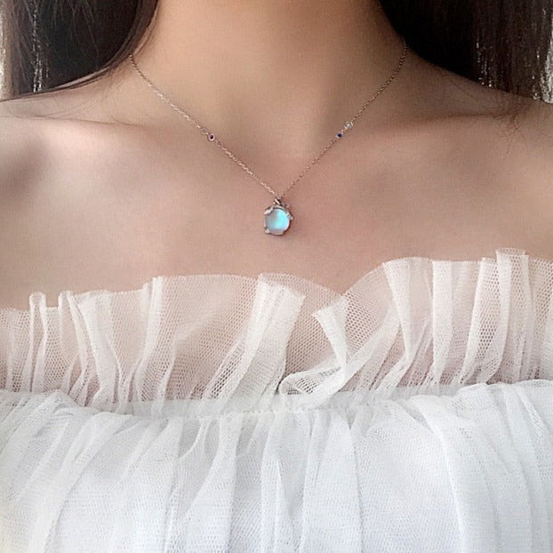 Collier avec un pendentif - luciole
