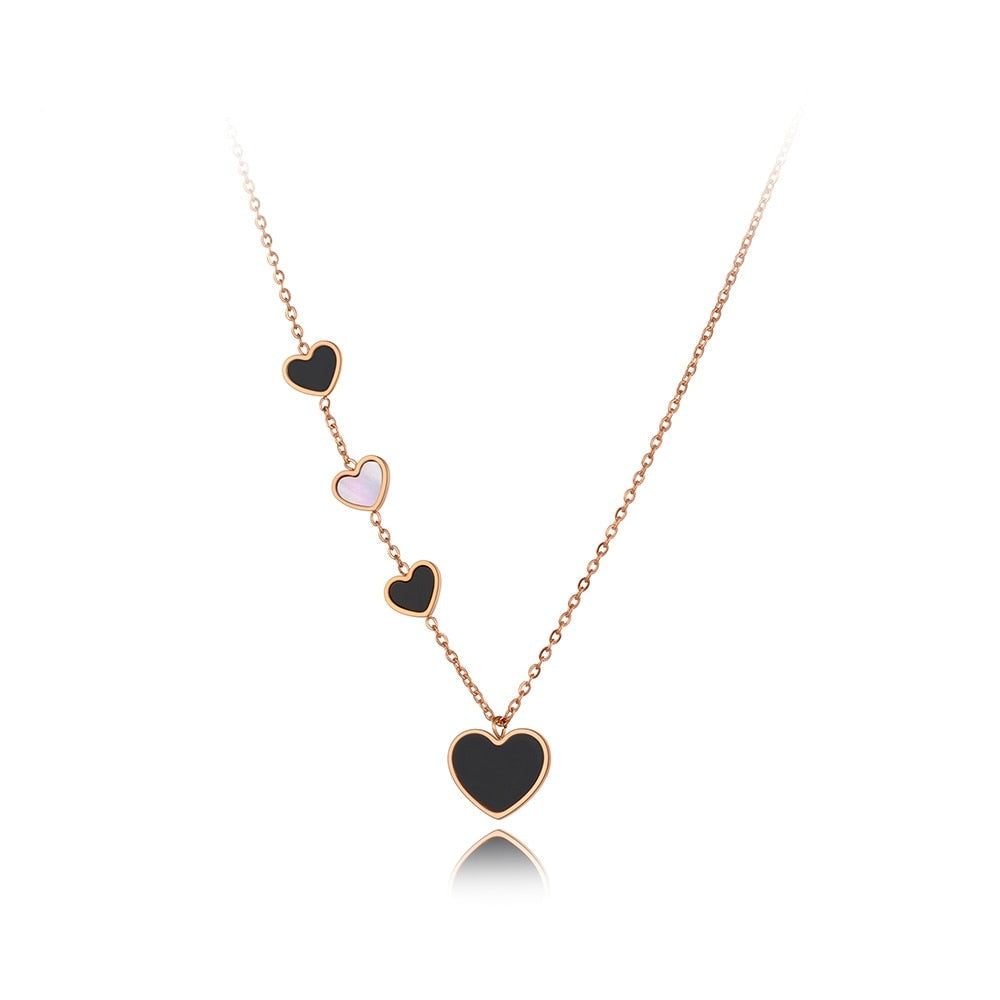 Collier avec des cœurs
