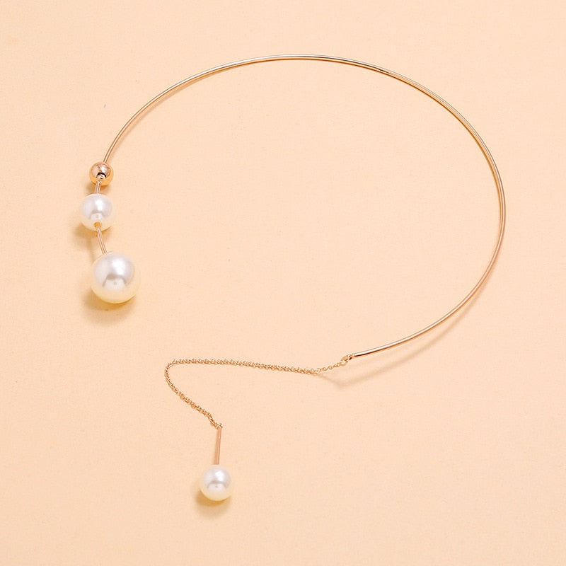 Collier ouvert avec des perles
