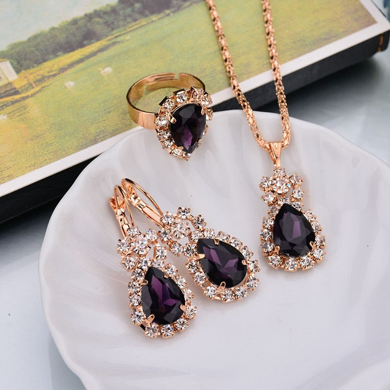 Ensemble de bijoux avec un œil coloré